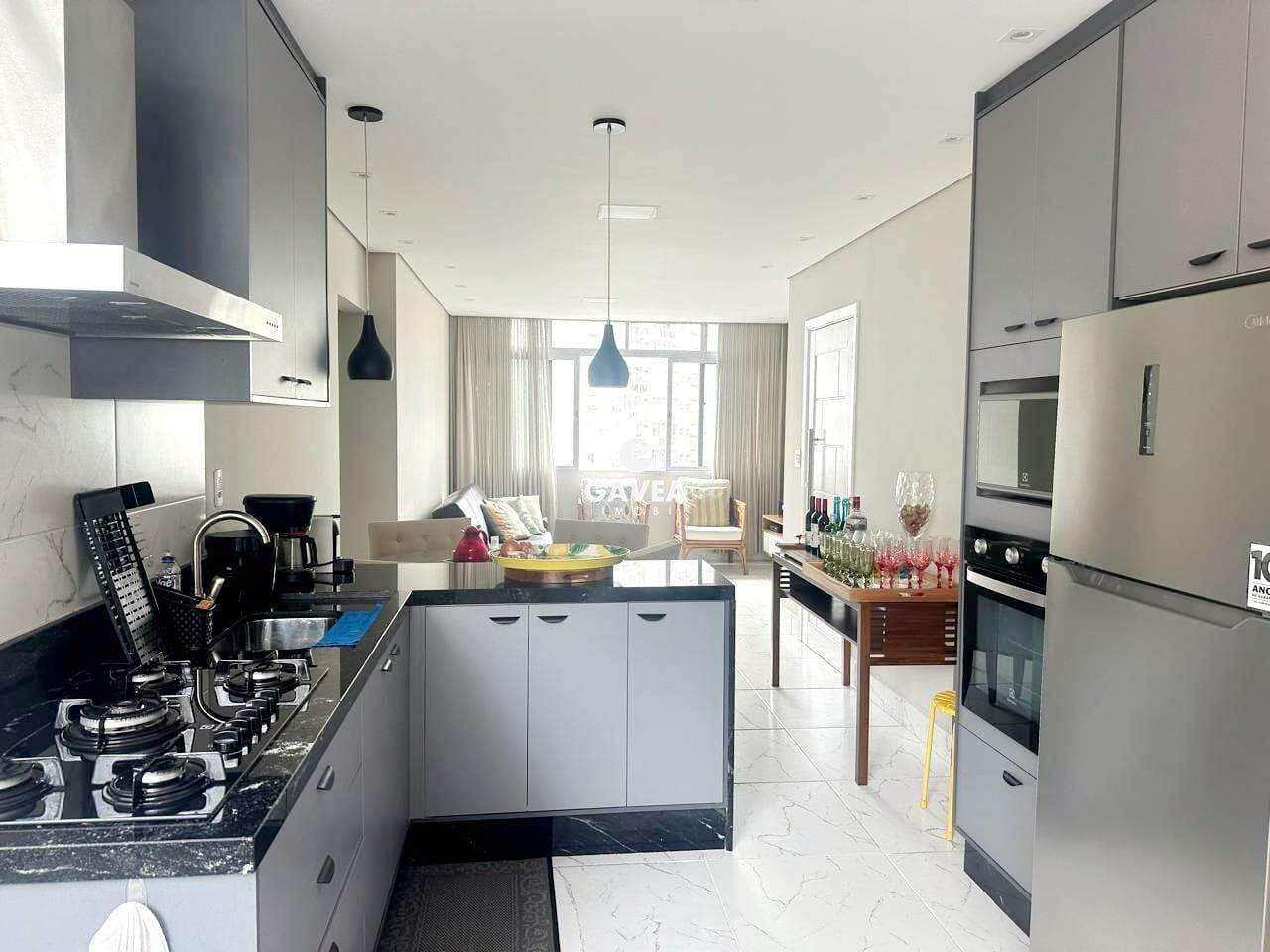 Apartamento à venda no Pitangueiras: 