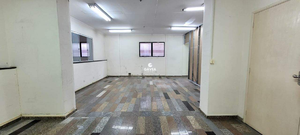 Loja para aluguel no Embaré: 