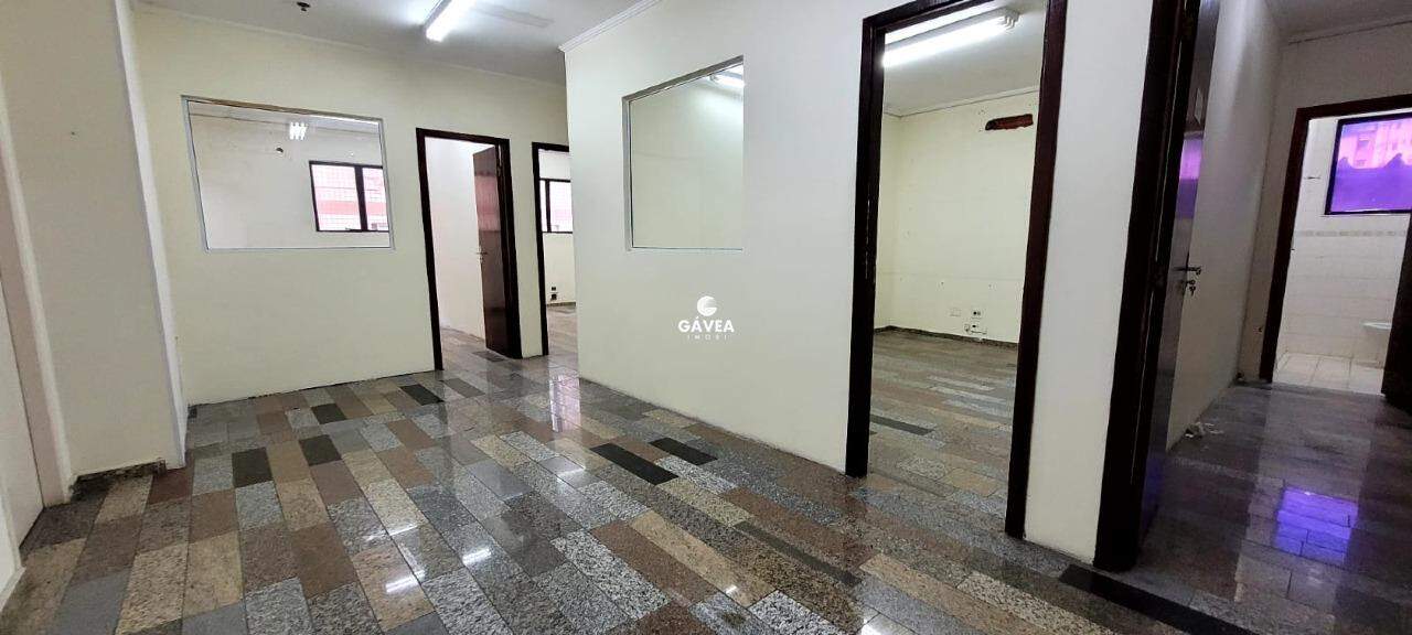 Loja para aluguel no Embaré: 