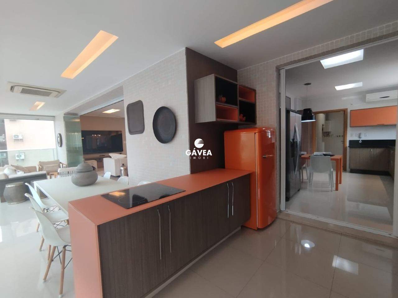 Apartamento à venda no Embaré: 