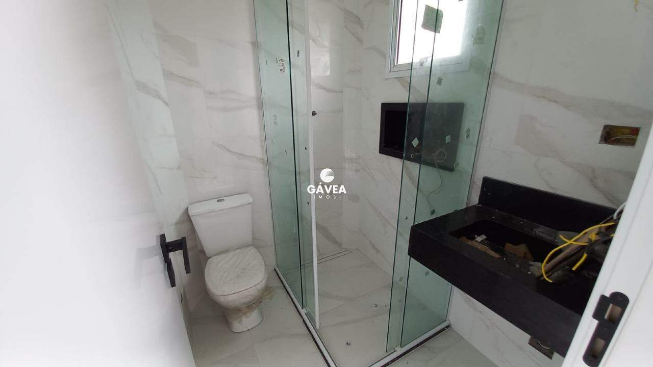 Casa à venda no Guilhermina: 