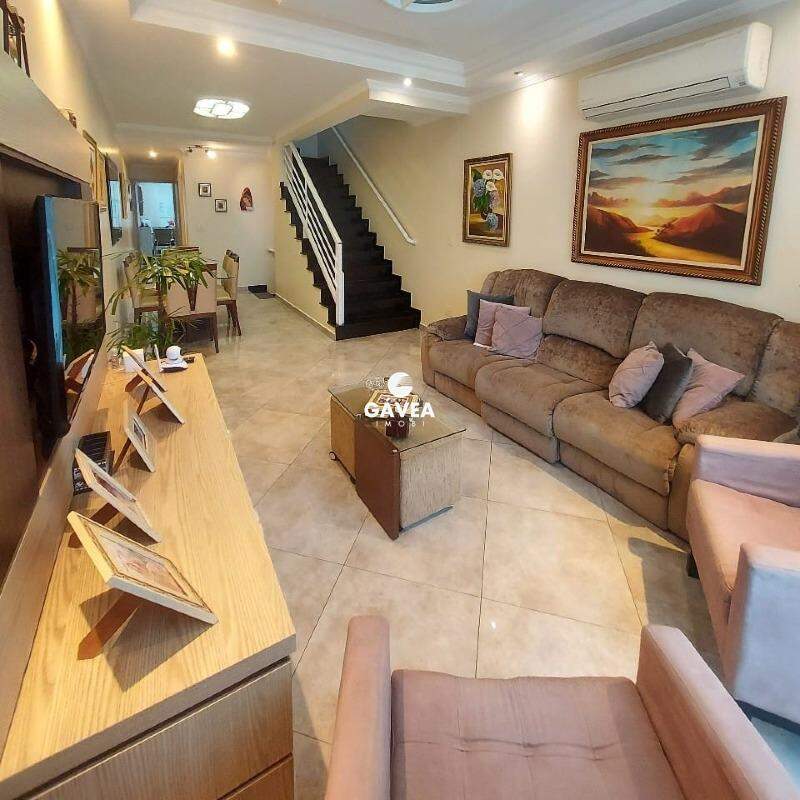 Casa à venda no Embaré: 