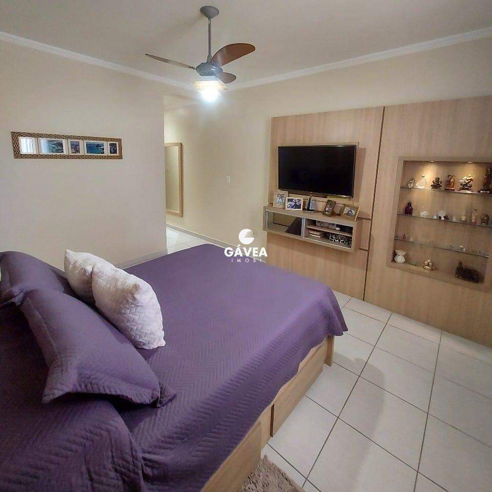 Casa à venda no Embaré: 