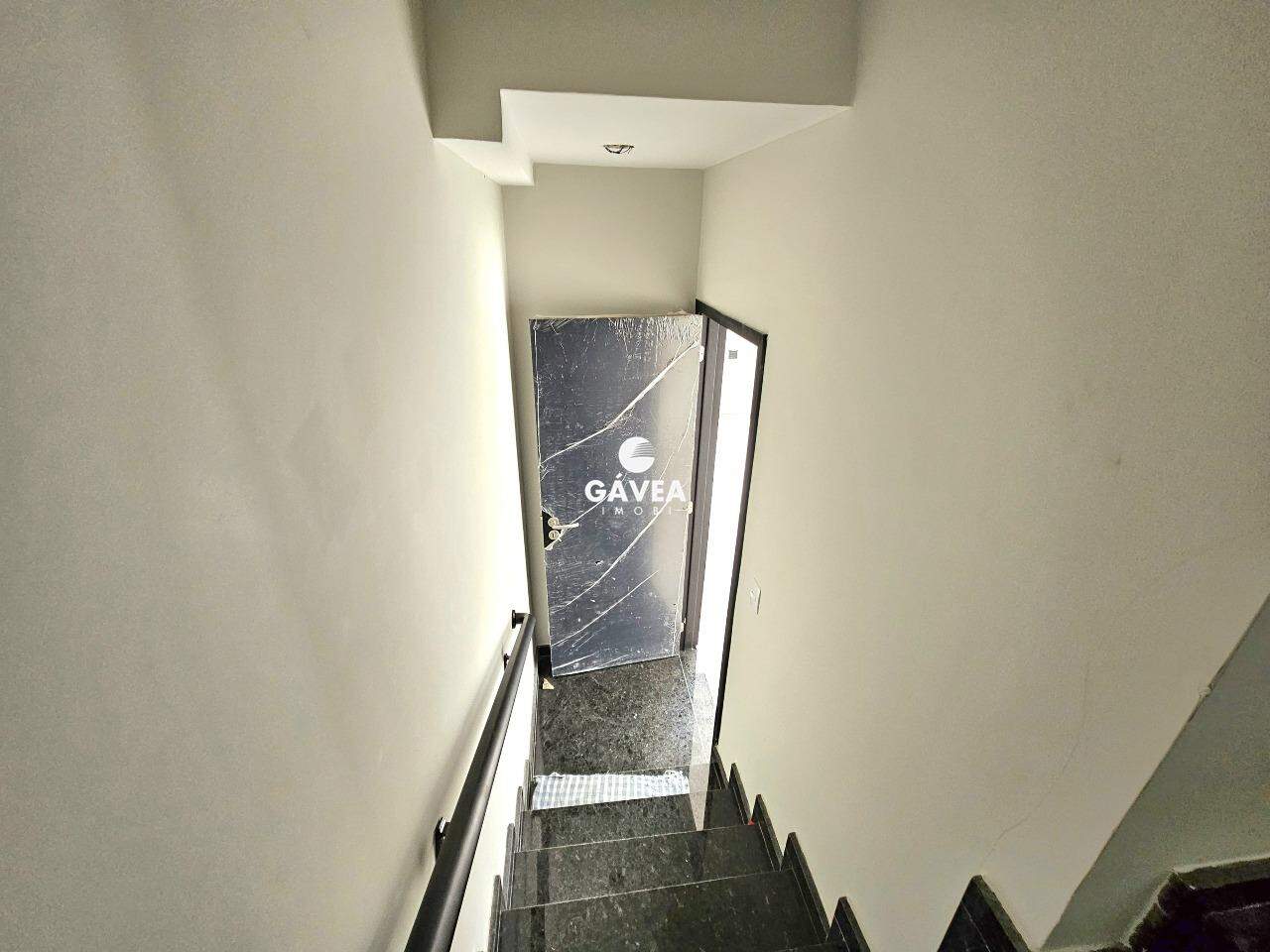 Casa à venda no Campo Grande: escada 