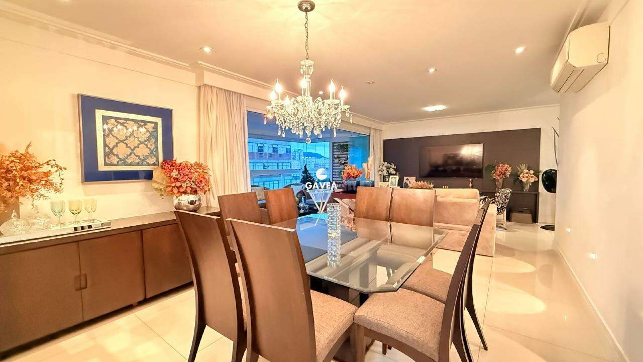 Apartamento à venda no Embaré: 