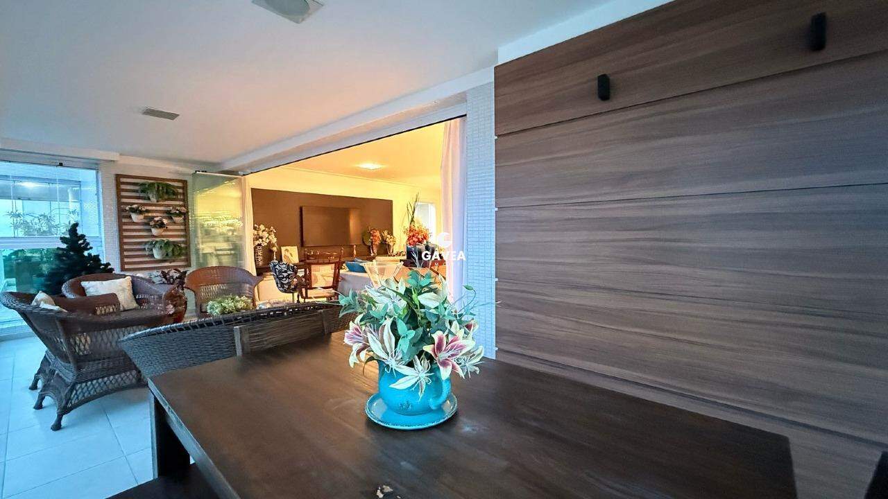 Apartamento à venda no Embaré: 