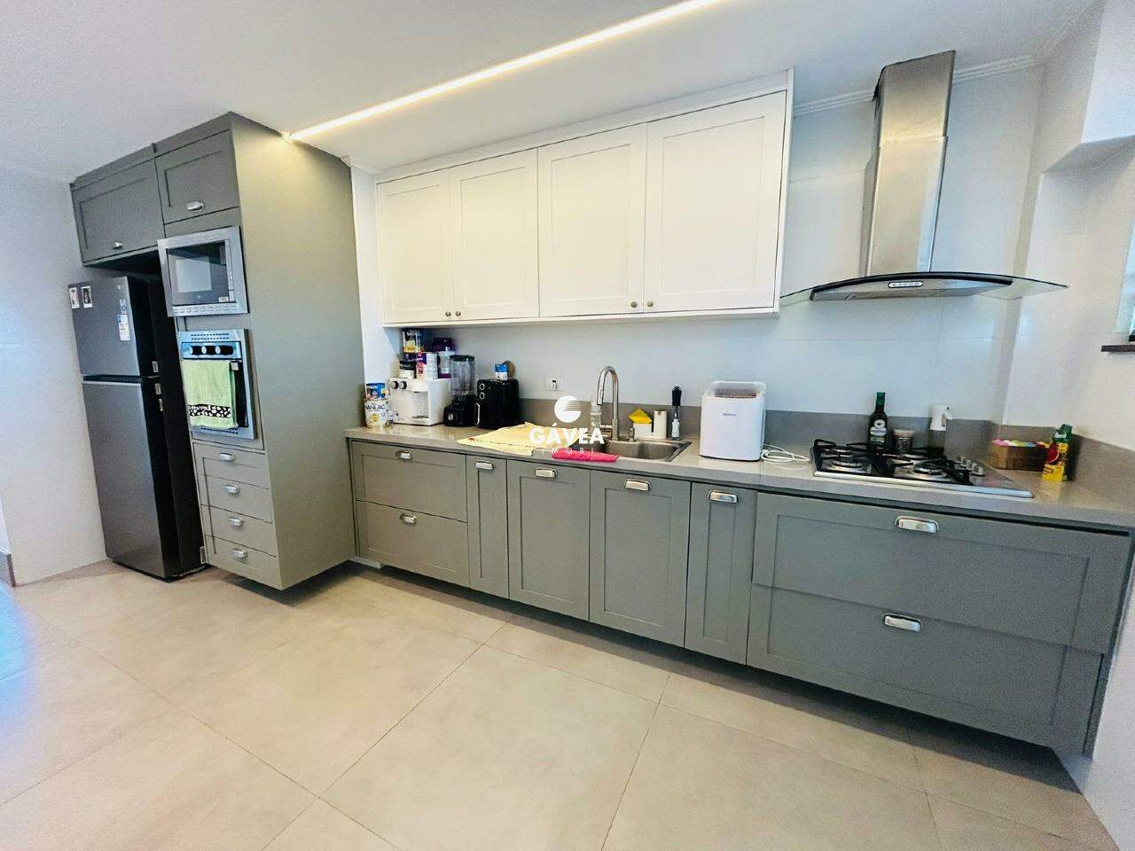 Cobertura à venda no Embaré: 