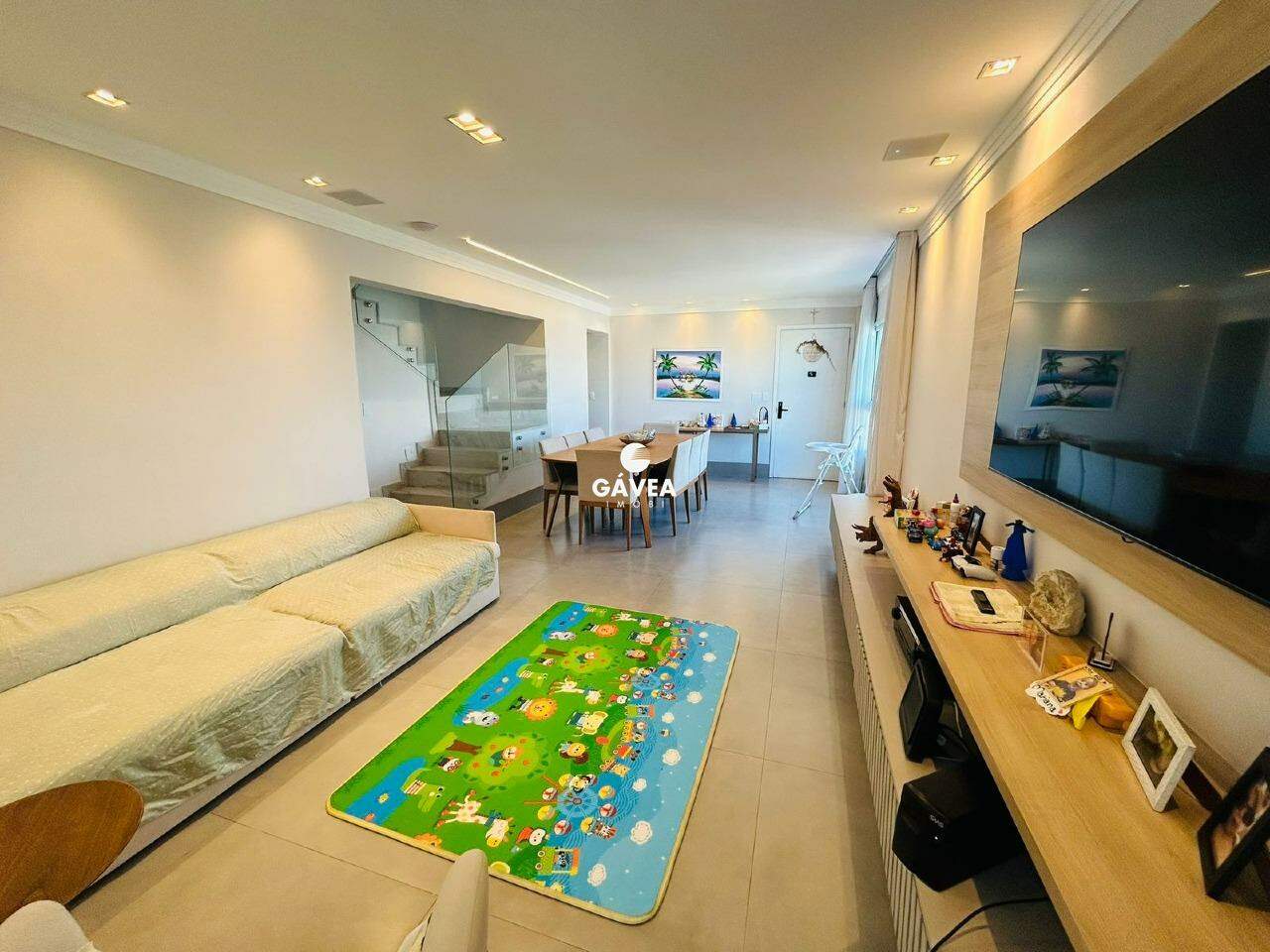 Cobertura à venda no Embaré: 