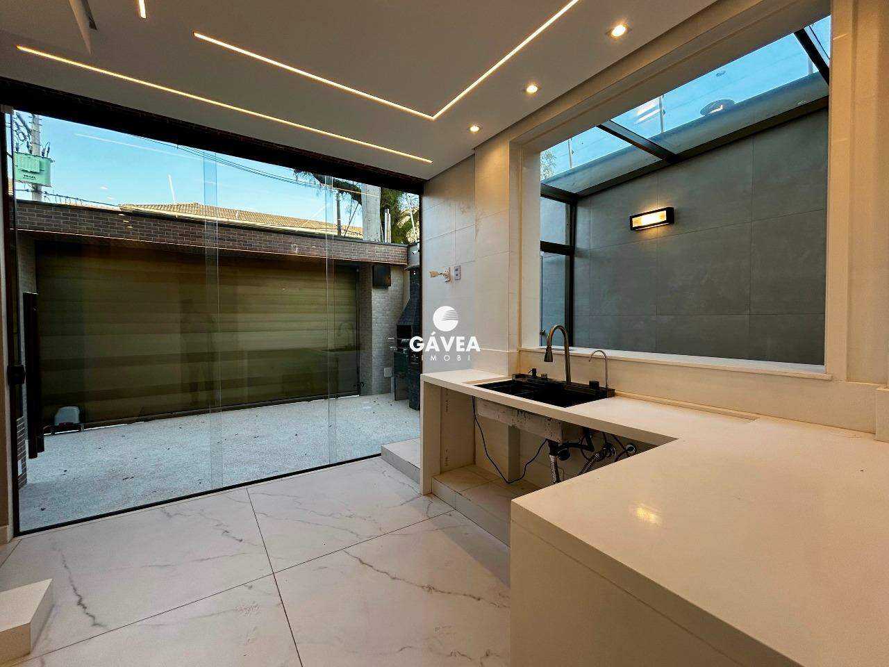 Casa para aluguel no Campo Grande: 