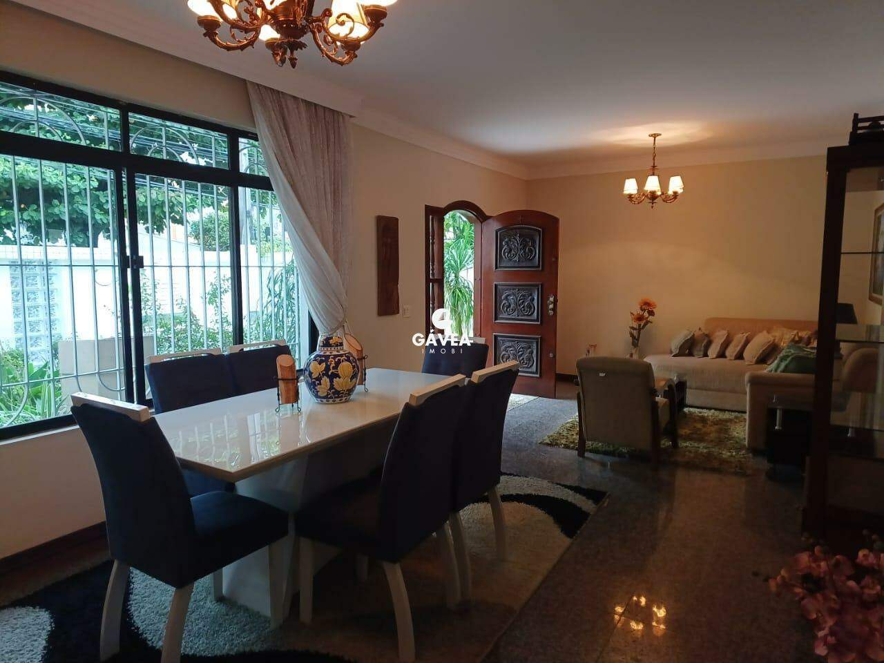 Casa à venda no Embaré: 