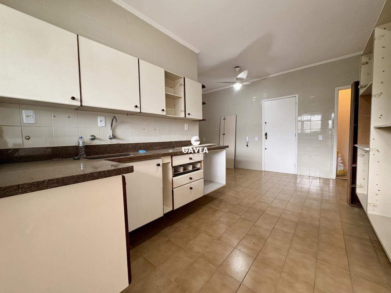 Apartamento à venda no Ponta da Praia: 