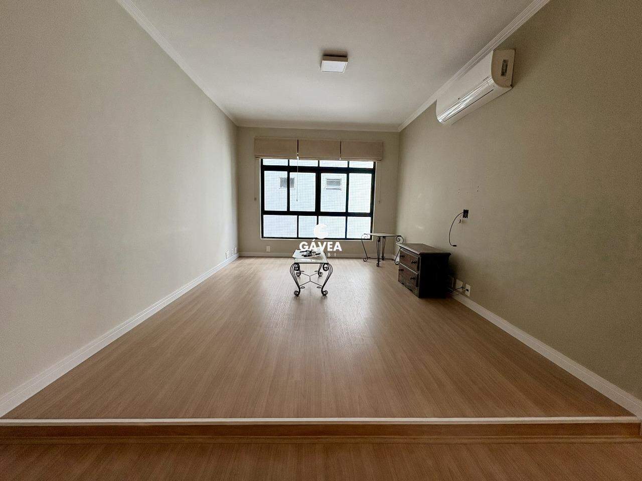 Apartamento à venda no Ponta da Praia: 