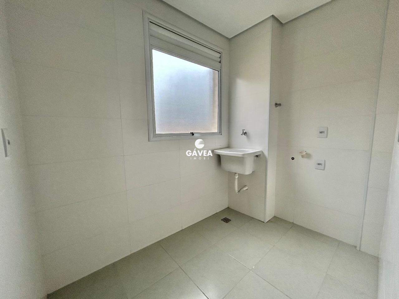 Apartamento à venda no Estuário: area de serviços