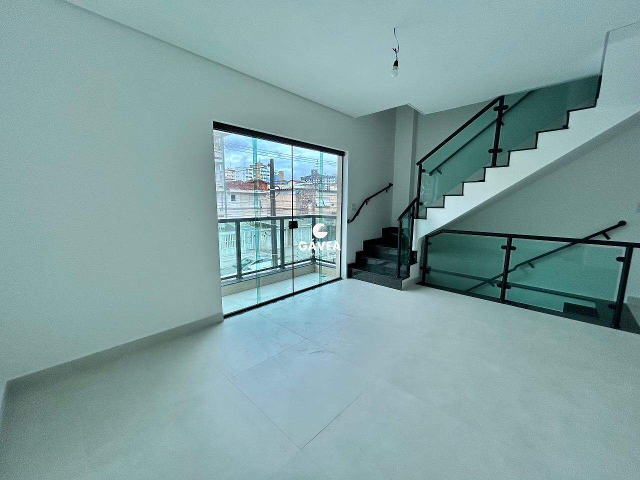 Casa à venda no Campo Grande: sala para 2 ambientes com varanda