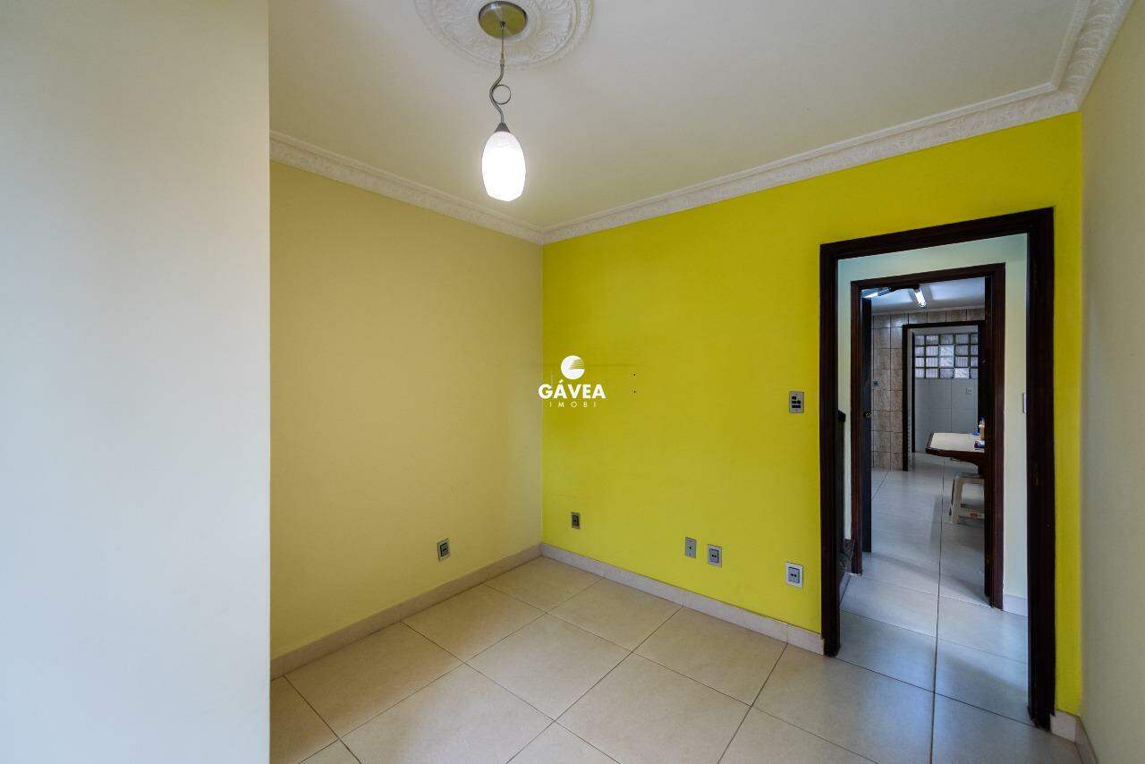 Casa à venda no Embaré: 