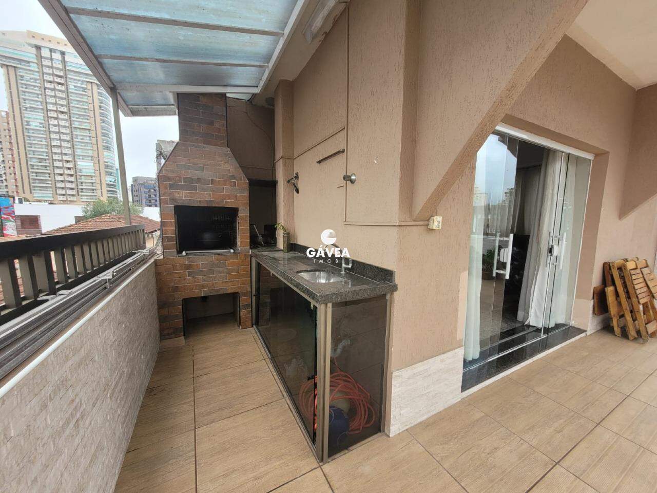 Cobertura à venda no Embaré: 