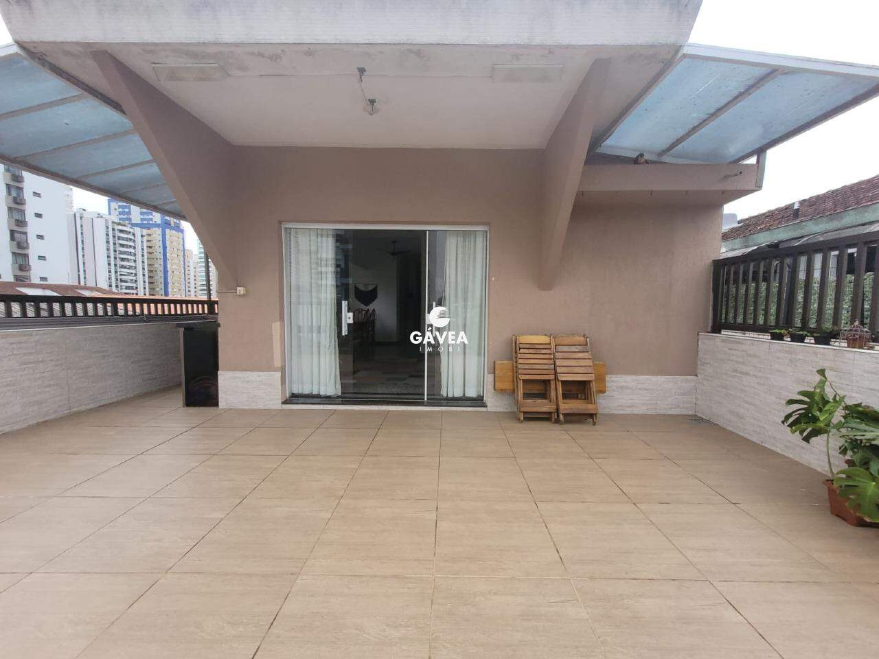 Cobertura à venda no Embaré: 