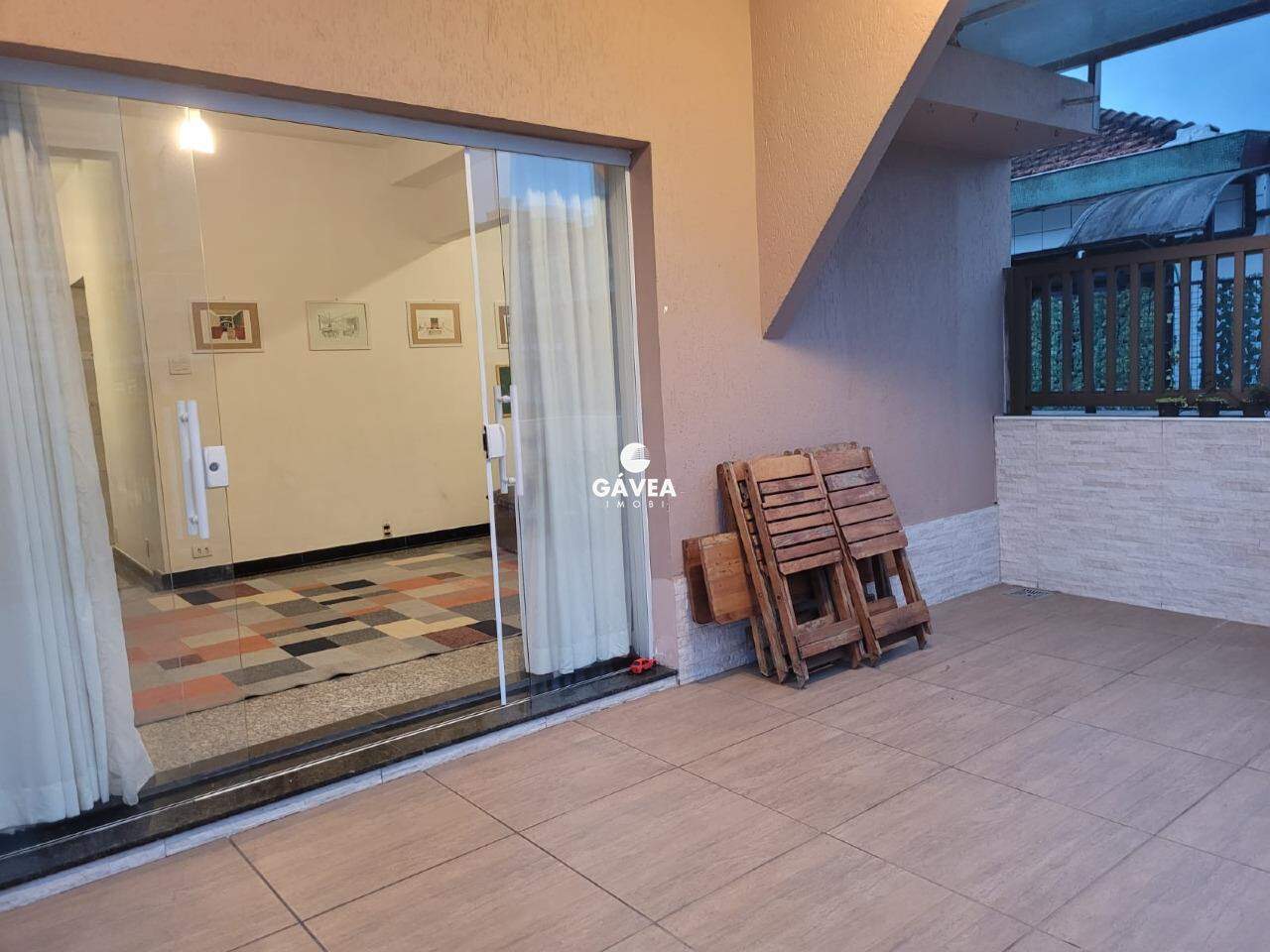 Cobertura à venda no Embaré: 