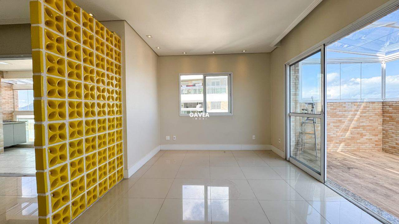 Cobertura à venda no Ponta da Praia: 