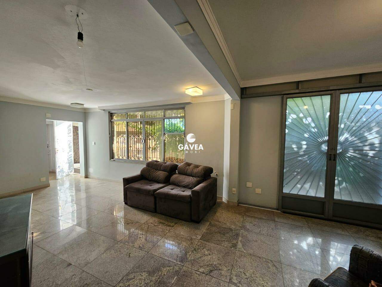 Sobrado à venda no Ponta da Praia: 