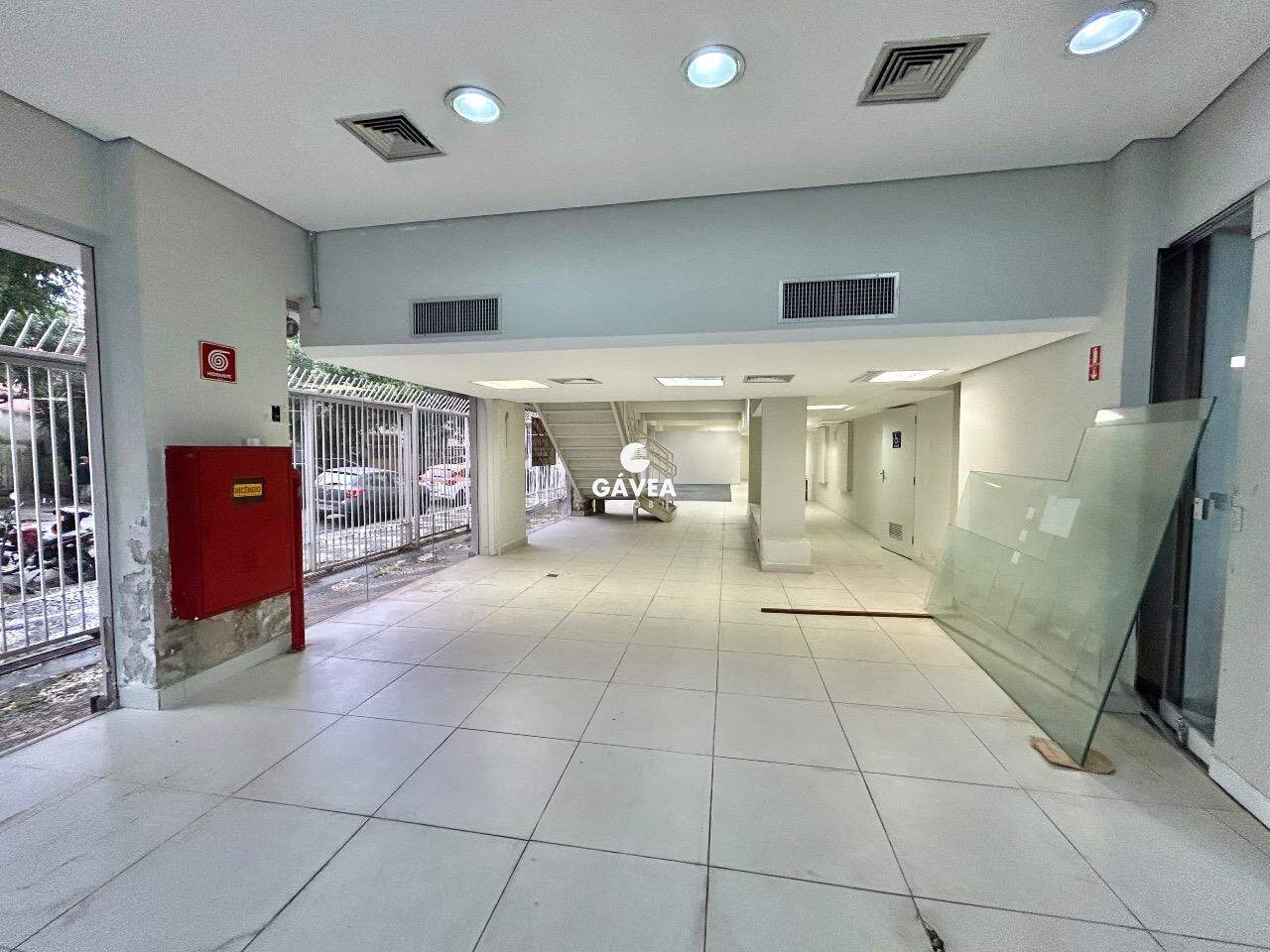 Loja à venda no Boqueirão: espaço amplo para recepção