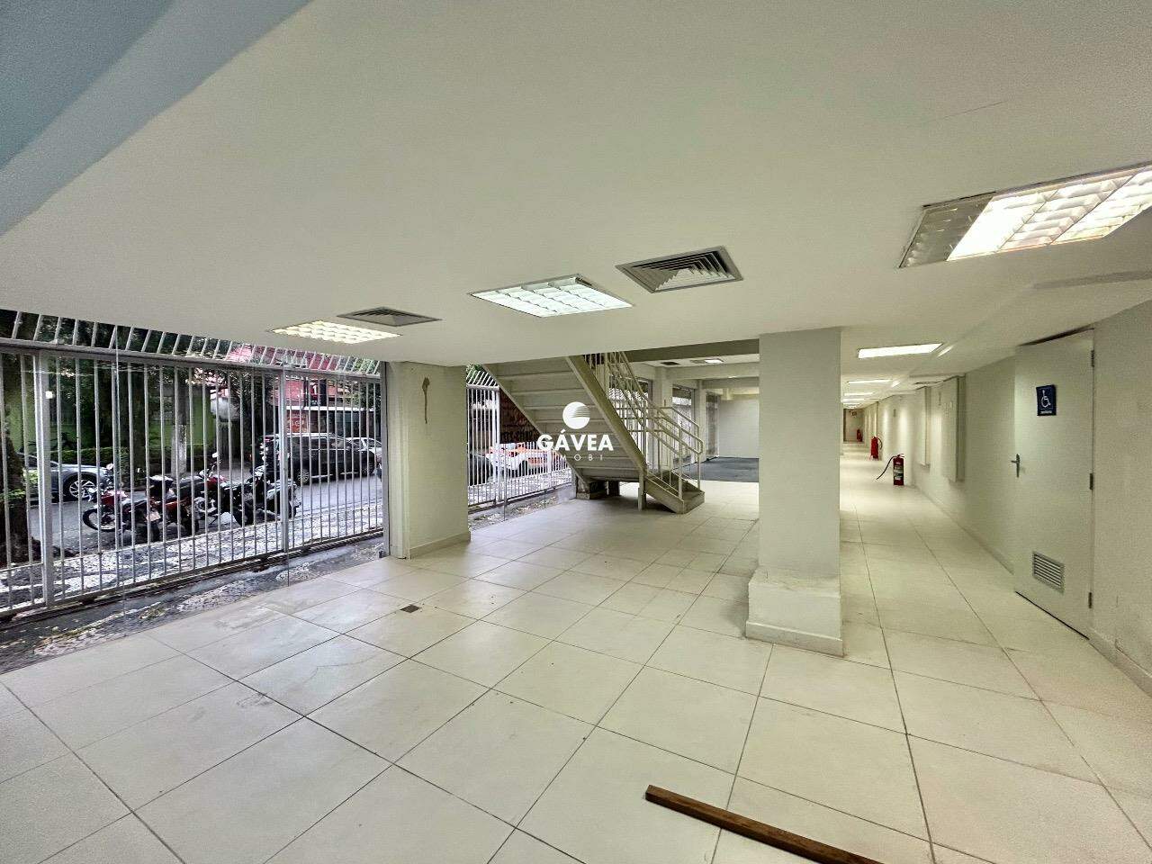 Loja à venda no Boqueirão: espaço amplo para recepção