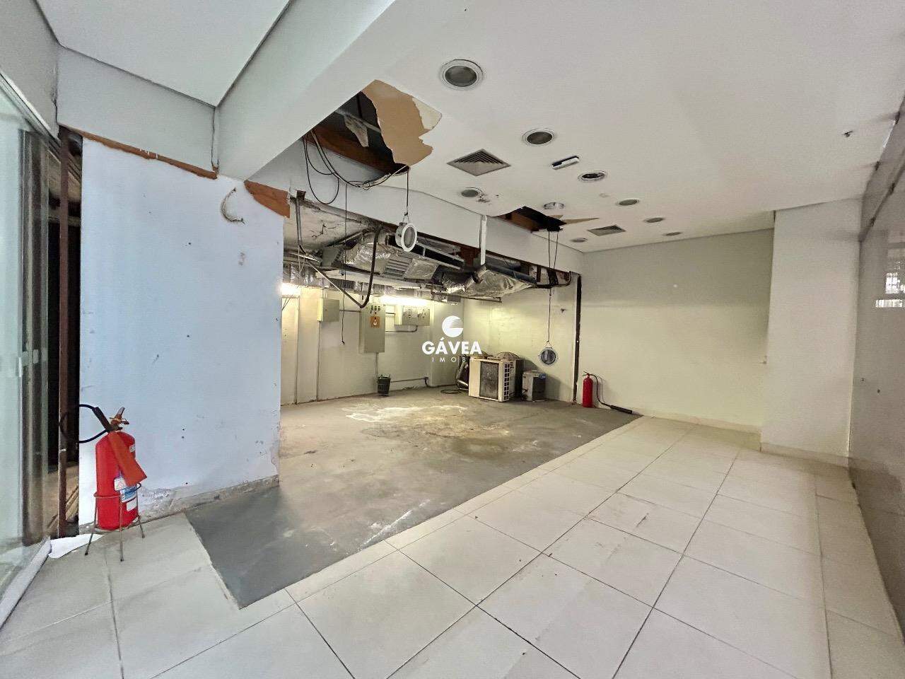 Loja à venda no Boqueirão: sala ao lado da recepção