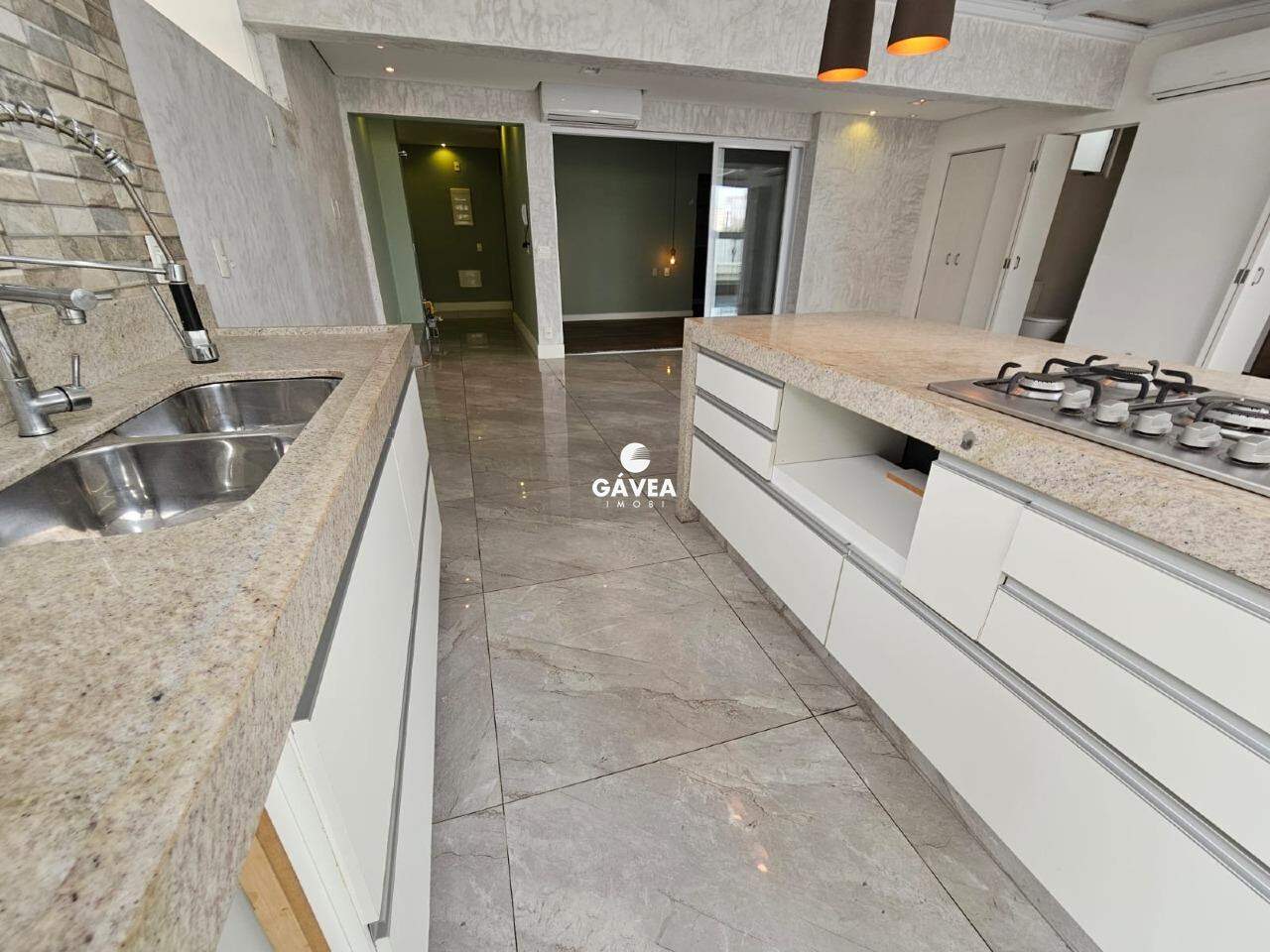 Apartamento à venda no Ponta da Praia: 