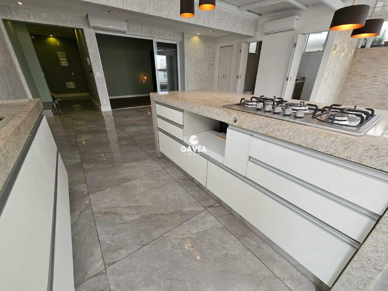 Apartamento à venda no Ponta da Praia: 