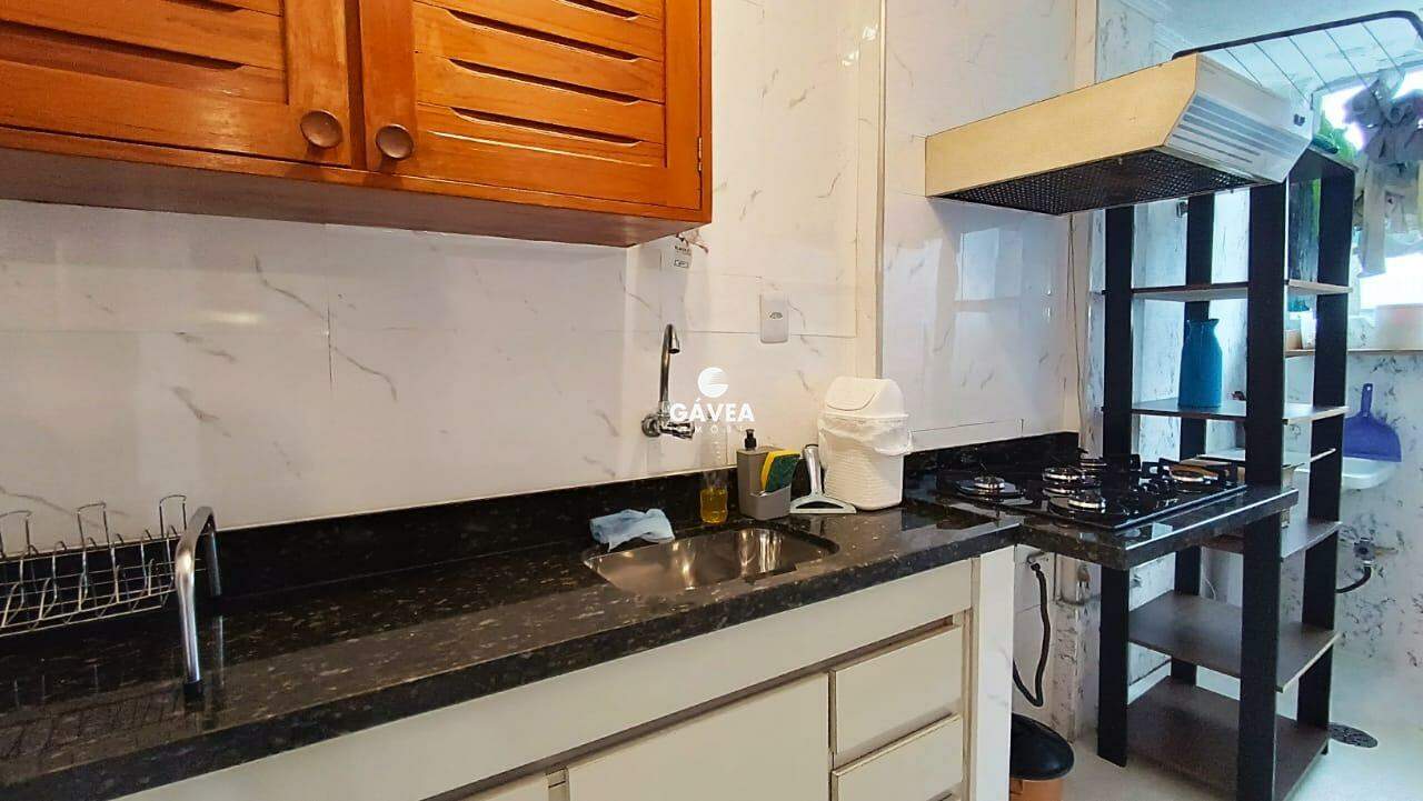 Apartamento à venda no Gonzaguinha: cozinha