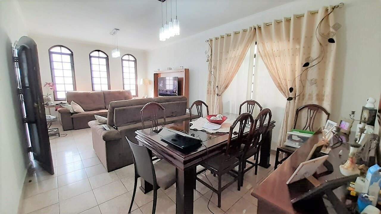 Sobrado à venda no Centro: 