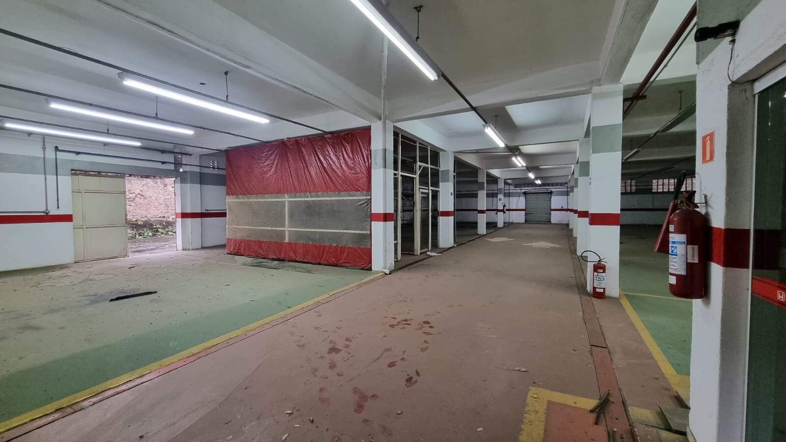 Galpão à venda no Macuco: 