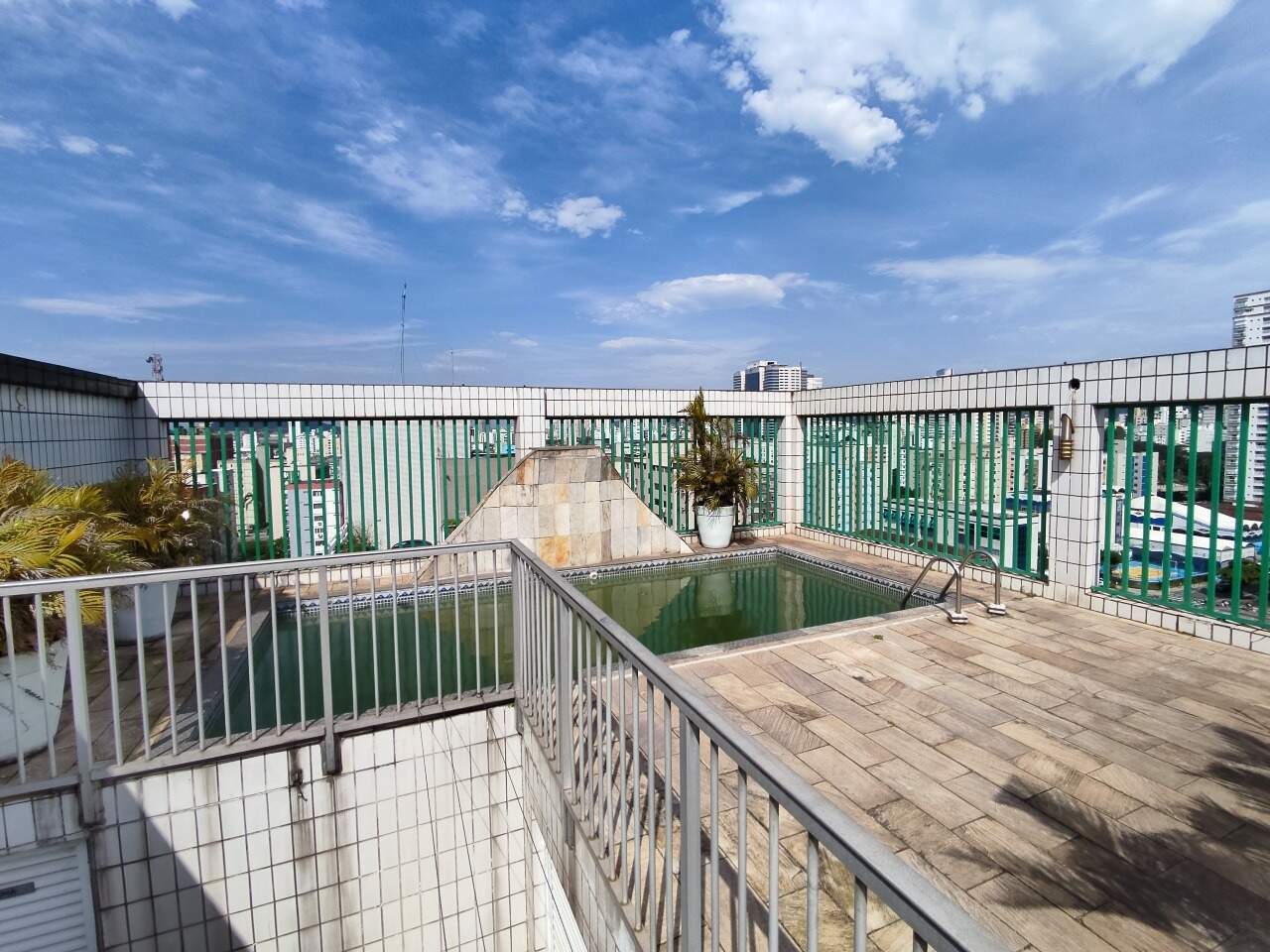 Cobertura à venda no Embaré: 