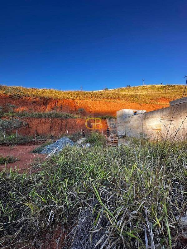 Lote em condomínio à venda no Louriçal: 