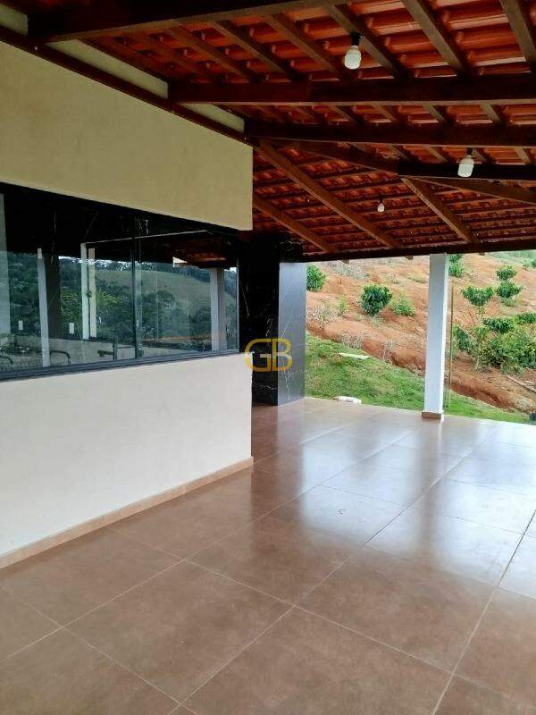 Chácara à venda no centro: VARANDA