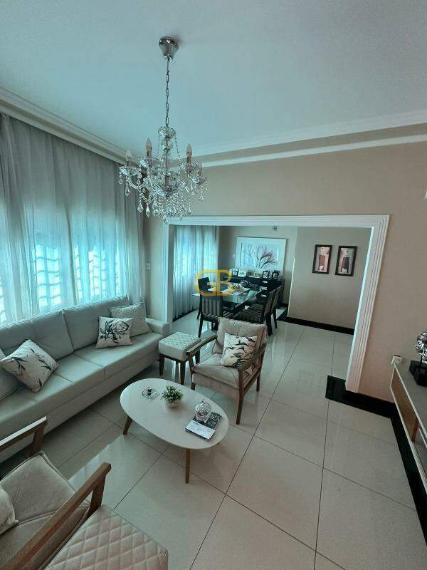 Prédio à venda no Centro: 