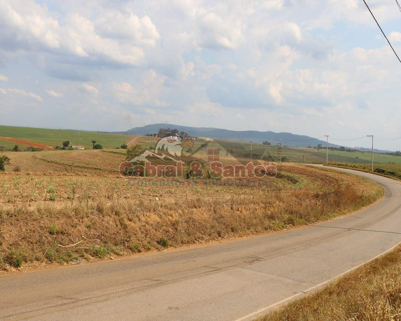 AREA à venda no PINHAL: Foto 07