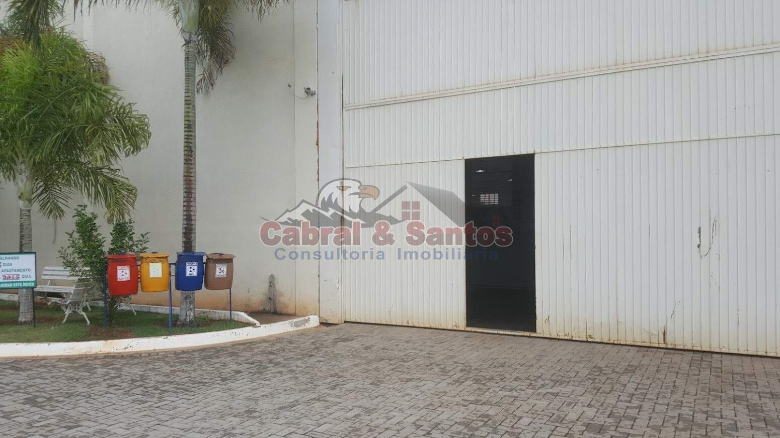 Galpão à venda no EUROPARK COMERCIAL: Foto 01