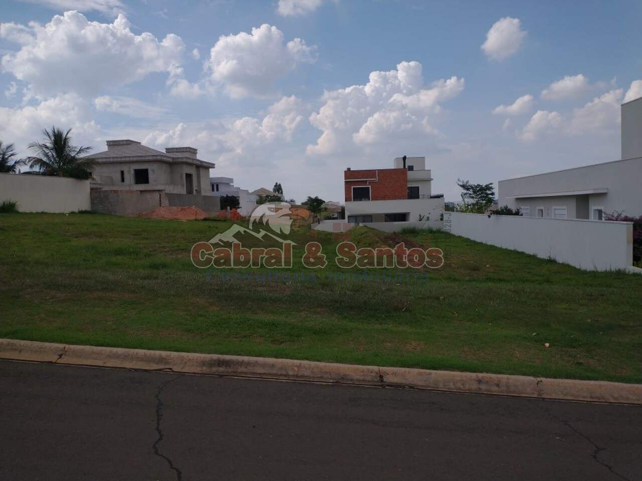 TERRENO à venda no CAMPOS DE SANTO ANTÔNIO II: Foto 01