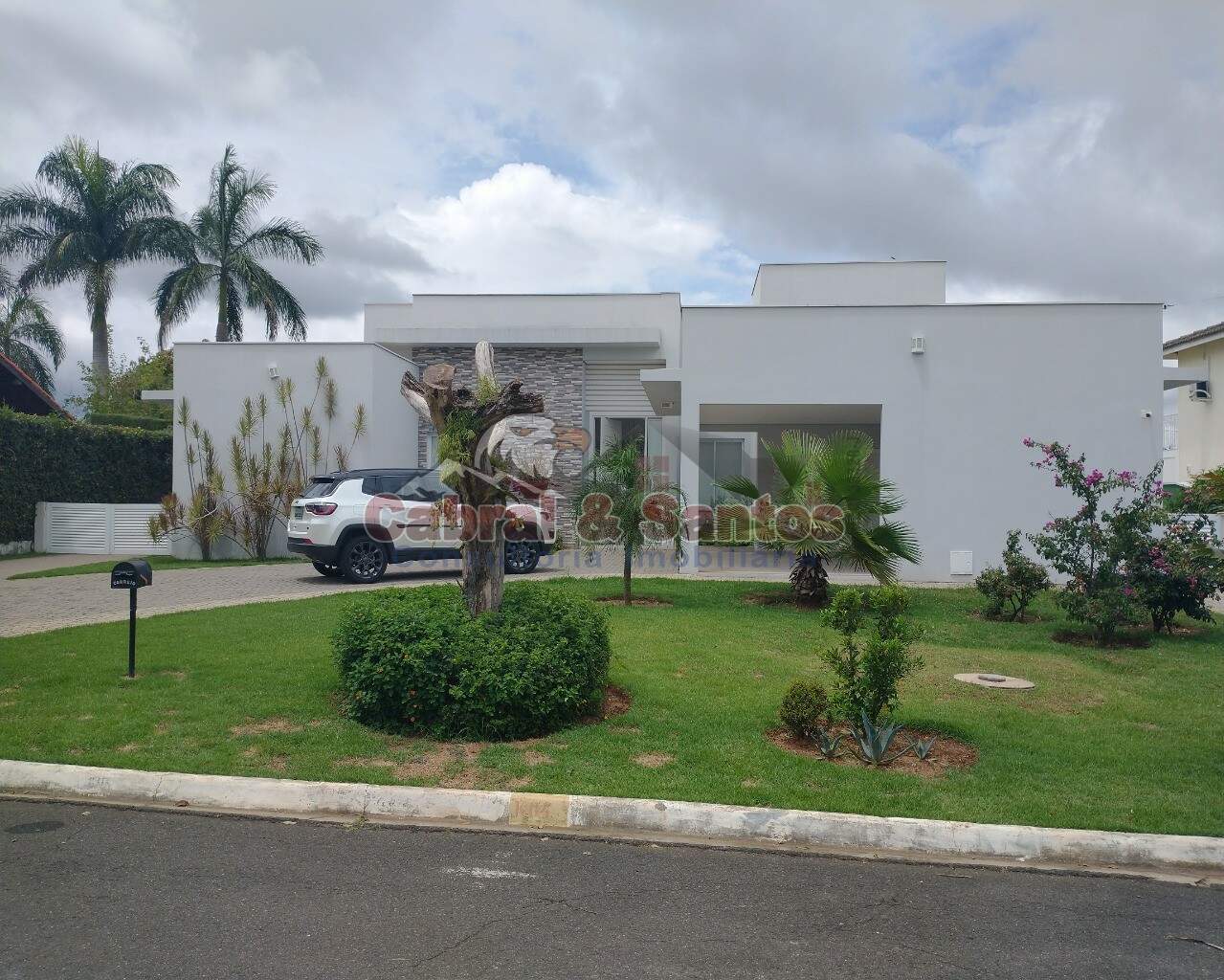 Casa à venda no PARQUE VILLAGE CASTELO: Foto 01