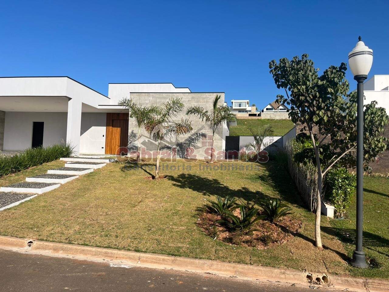 Casa à venda no CAMPOS DE SANTO ANTÔNIO II: Foto 02