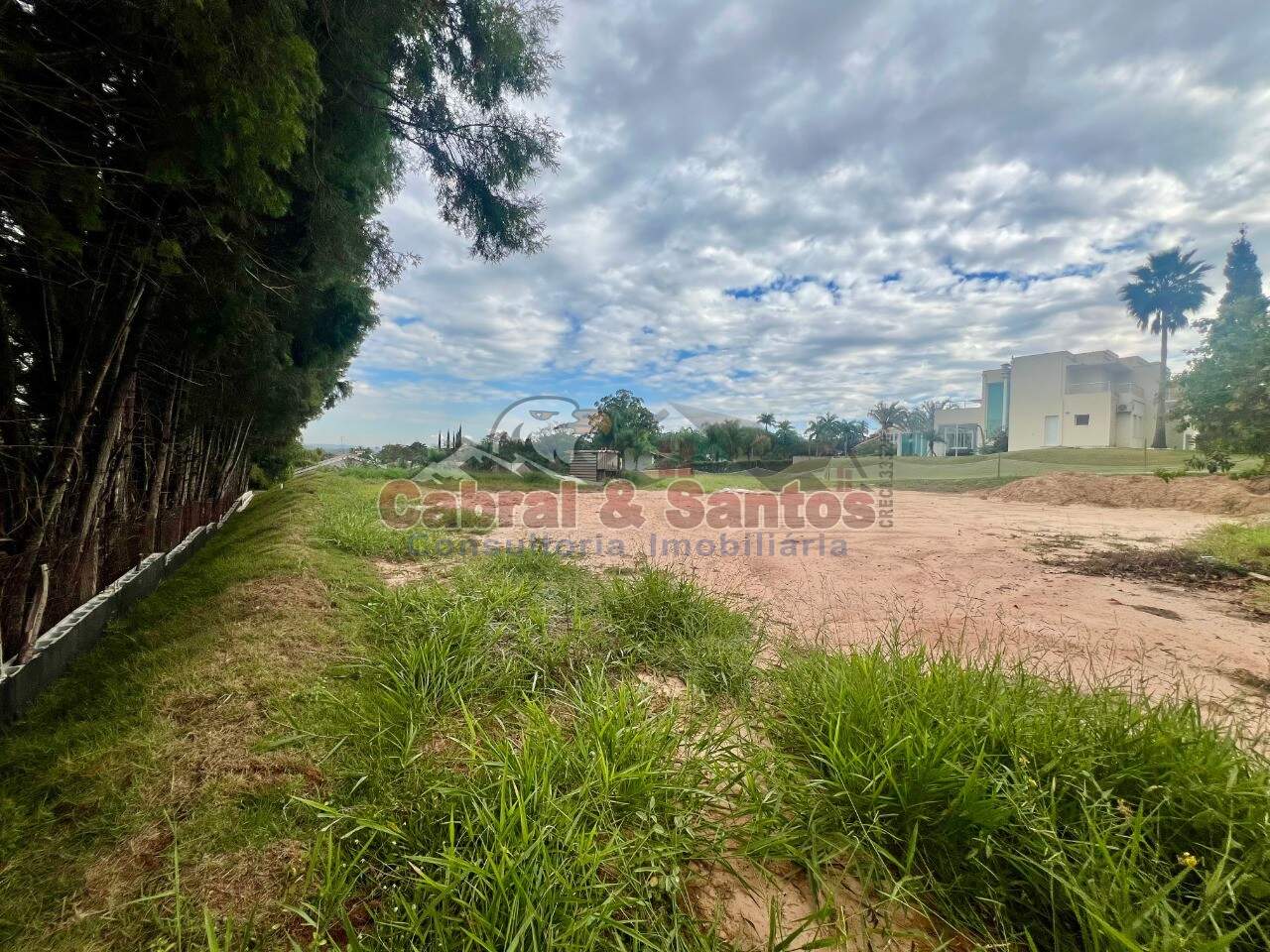 TERRENO à venda no PARQUE VILLAGE CASTELO: Foto 01