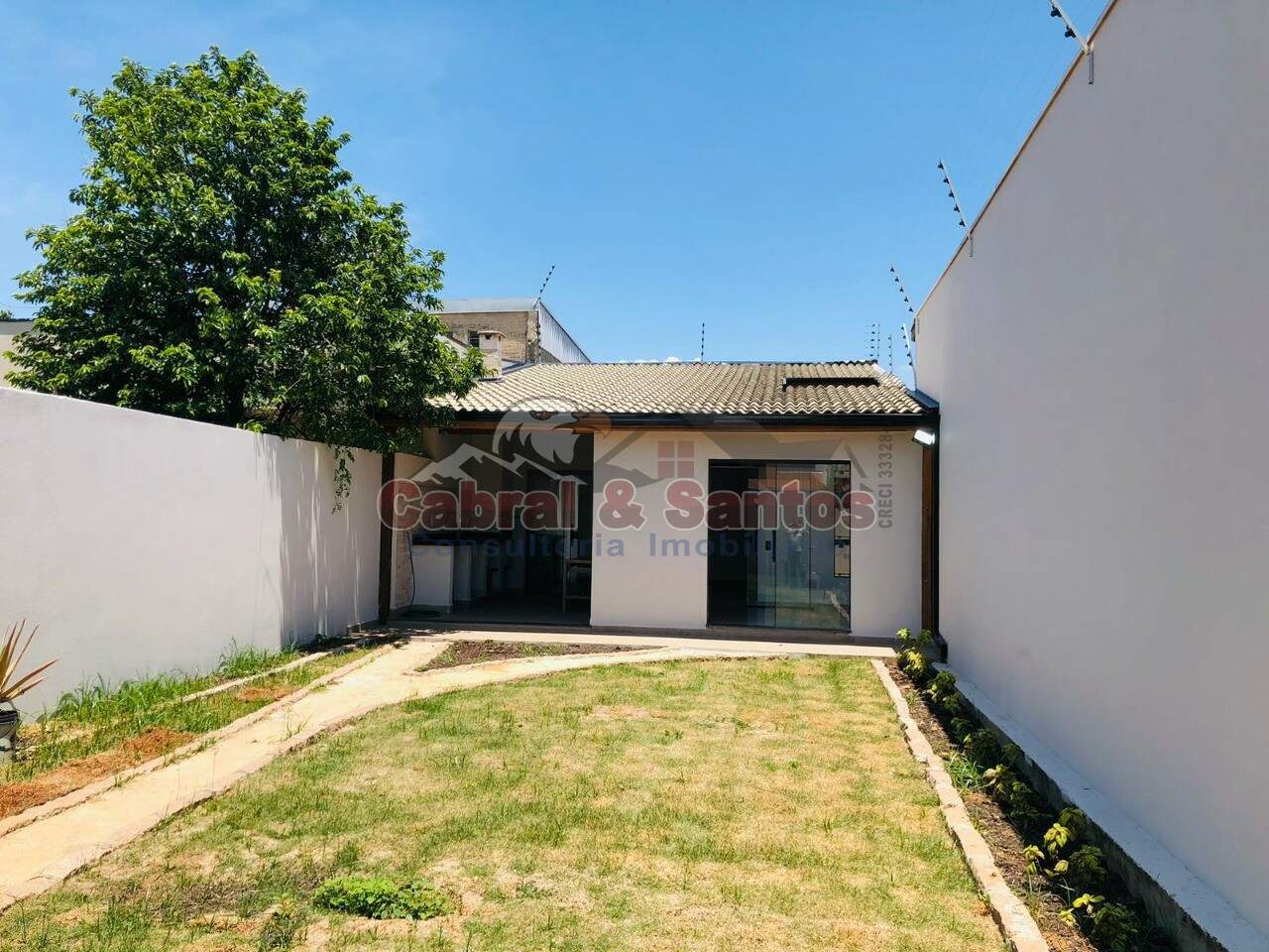 Casa à venda no JARDIM SANTA MARTA: Foto 01