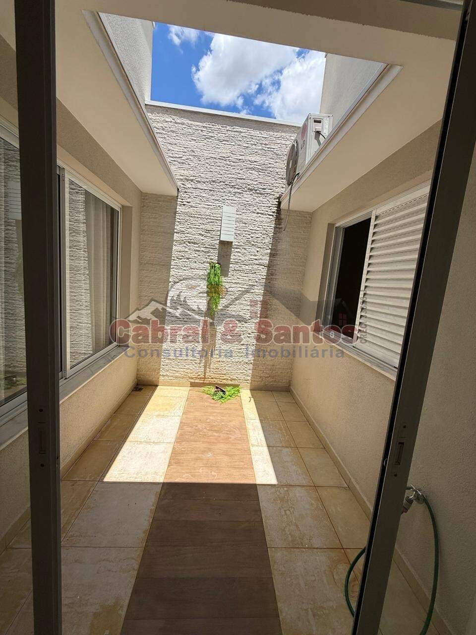 Casa à venda no JARDIM PARAÍSO: Foto 01