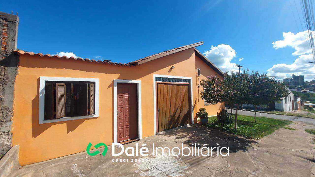 Casa à venda no Getúlio Vargas: LATERAL ENTRADA GARAGEM 1 CARRO E CASA 2