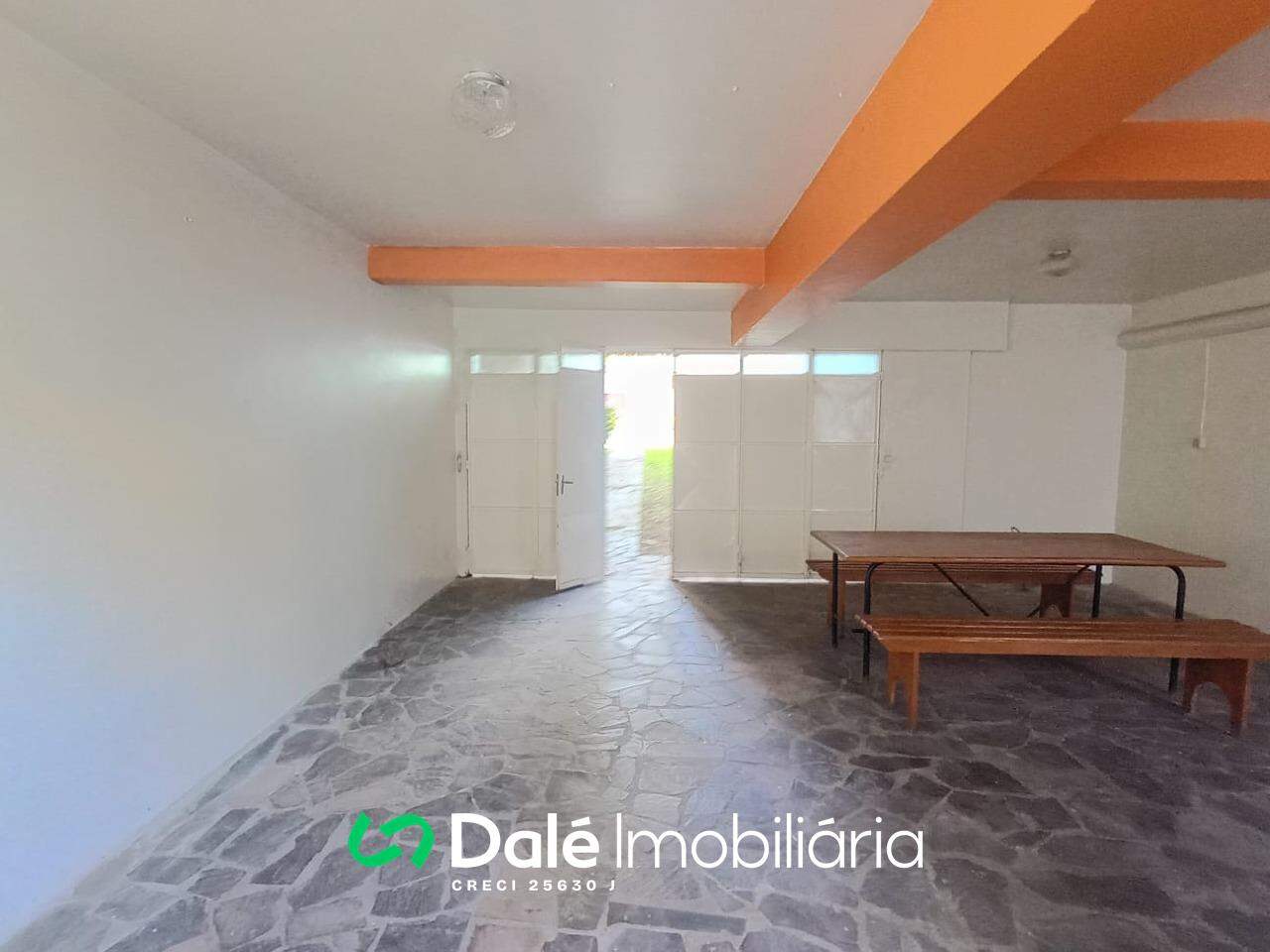 Casa à venda no Menino Deus: GARAGEM FECHADA