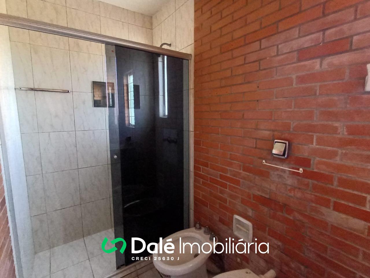 Casa para aluguel no Menino Deus: BANHEIRO SUIÍTE