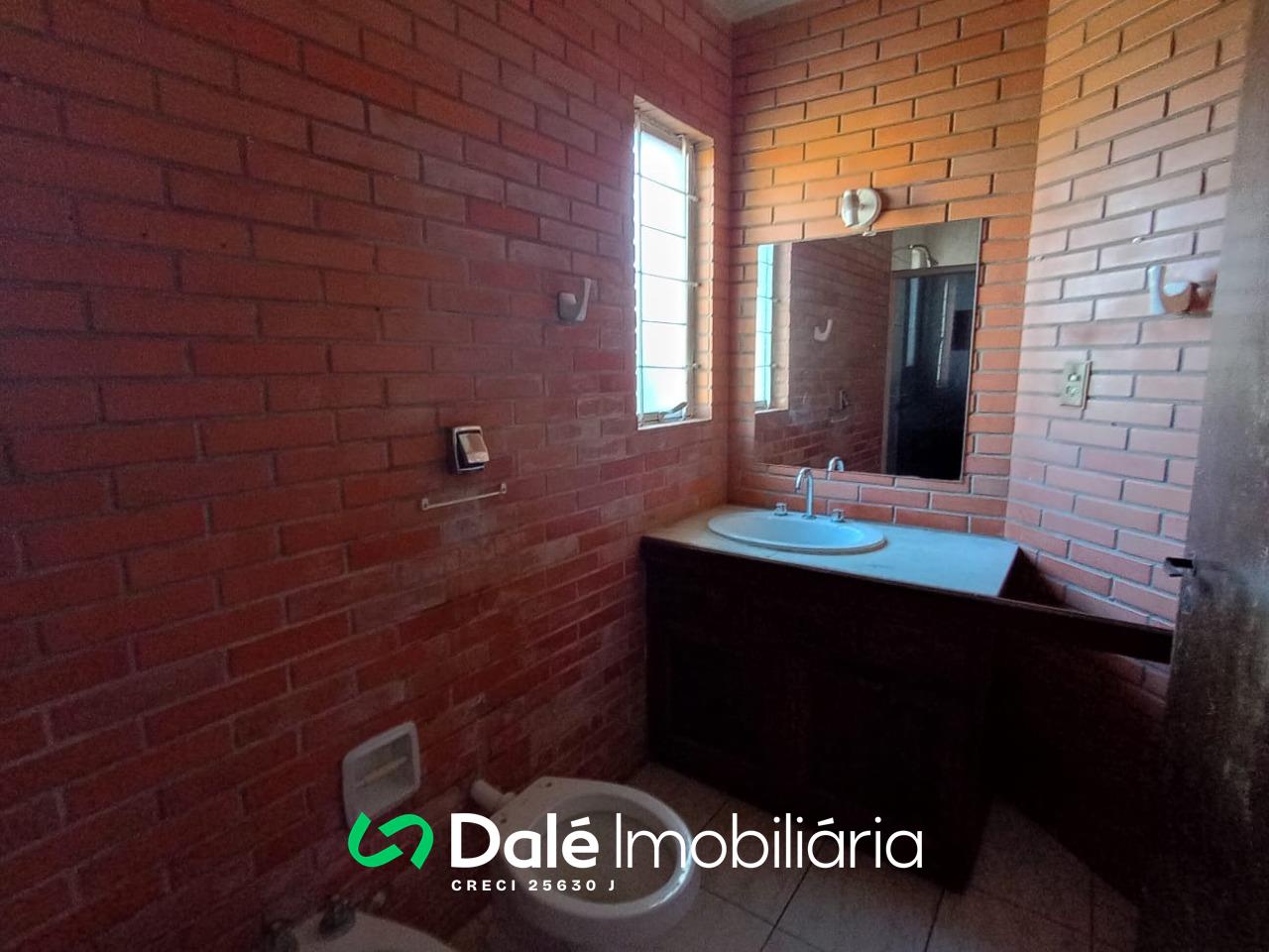 Casa para aluguel no Menino Deus: BANHEIRO SUÍTE