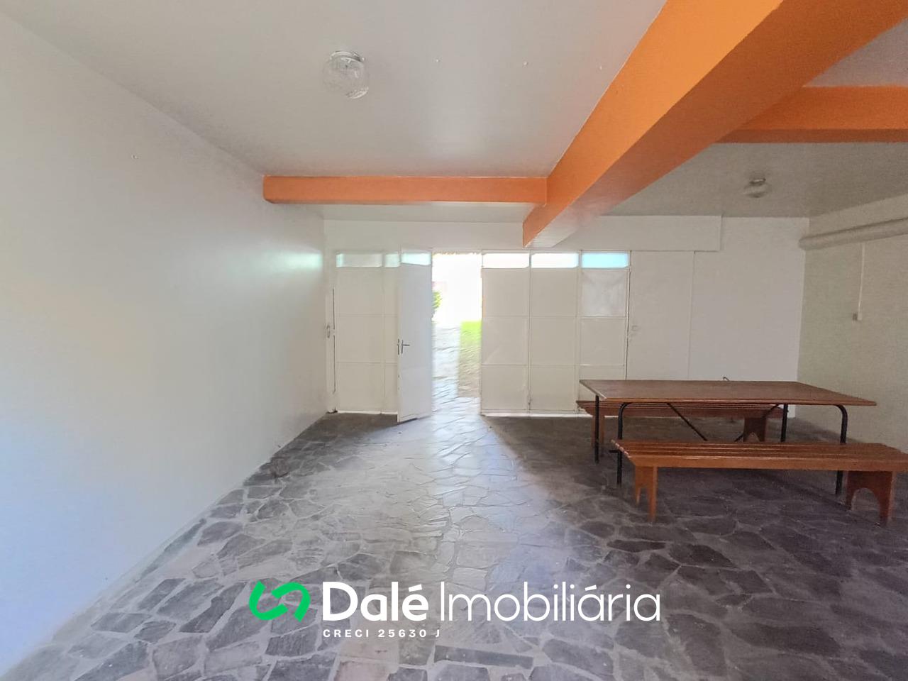 Casa para aluguel no Menino Deus: GARAGEM FECHADA