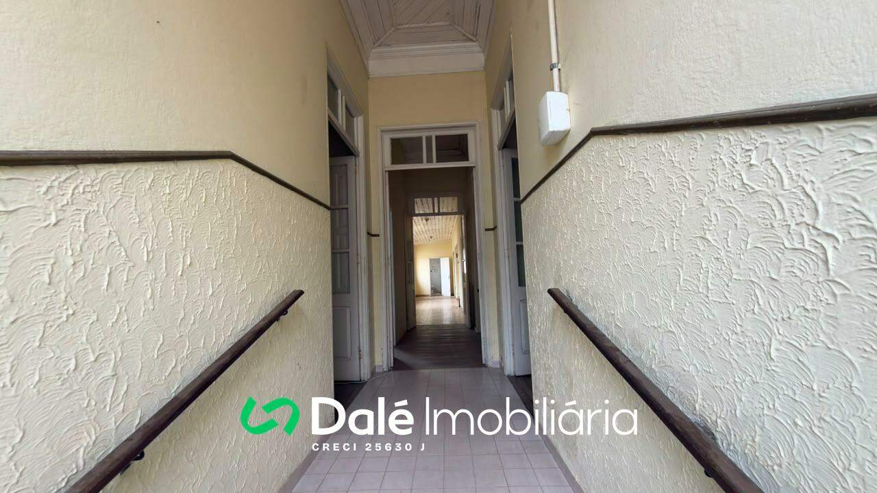 Casa à venda no Centro: 